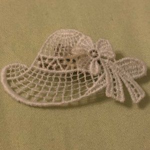 VINTAGE CROCHET HAT BROOCH PIN JOIE d' offrir